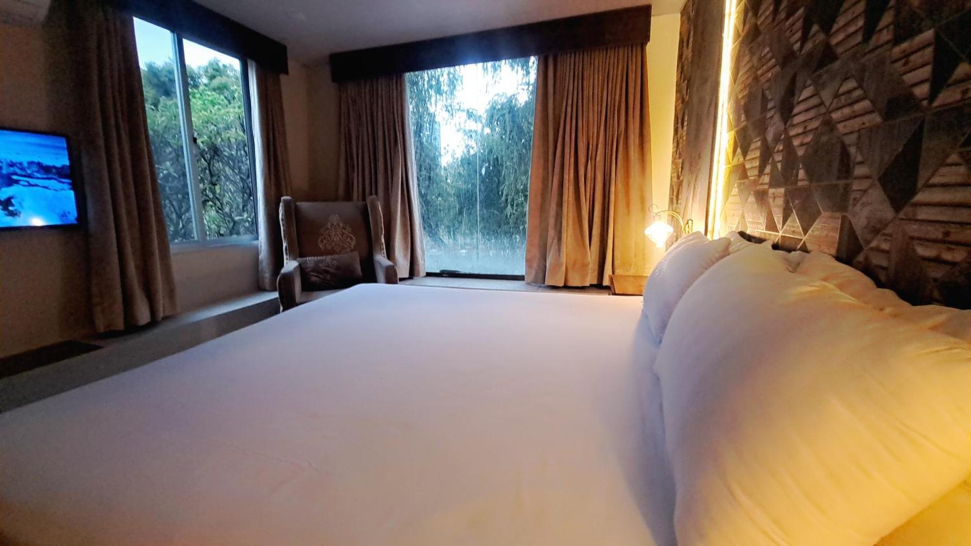 Laca Sa Lodge Opp Canturus Mall Исламабад Экстерьер фото